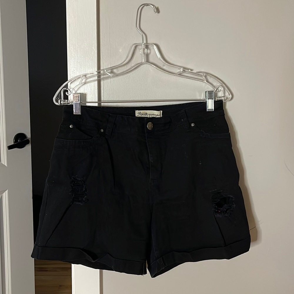 Curve Fit Jean Shorts
